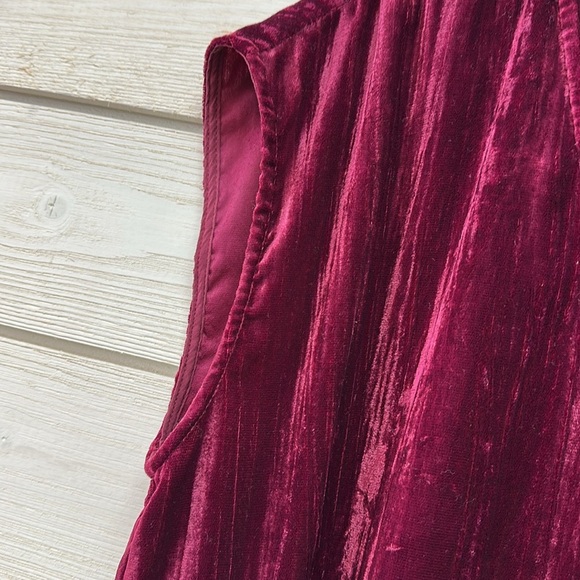 Dear John Red Cap Sleeve Pleated Blouse - Picture 4 of 5